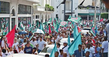 Este domingo se define la oferta electoral de Rómulo Roux