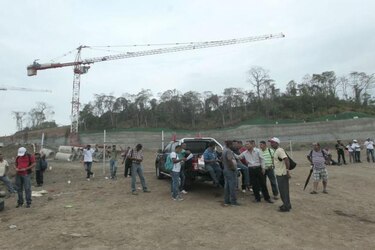 Obreros y empresarios no encuentran salida a la huelga