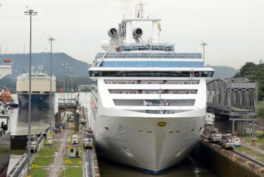 200 cruceros transitarán por el Canal de Panamá