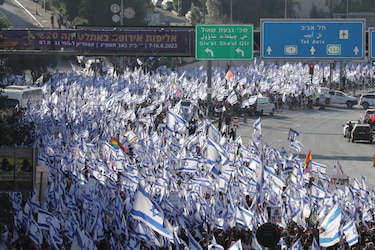 Otros 10,000 reservistas renuncian al voluntariado en el Ejército israelí en protesta por la reforma judicial