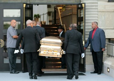 Fanáticos despiden a Aretha Franklin en Detroit
