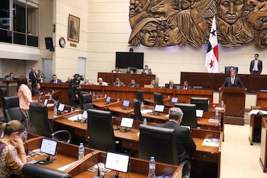 Director del Idaan comparece ante un pleno marcado por la ausencia de la mayoría de diputados del PRD