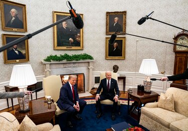 Trump llega a Washington para reunirse con Biden en la Casa Blanca e iniciar transición