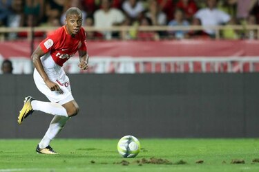 Mónaco y PSG desmienten traspaso de Mbappé