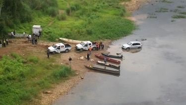 Hallan cadáver dentro de vehículo BMW en río Chagres