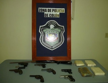 Decomisan cuatro kilos de drogas y nueve armas en Colón