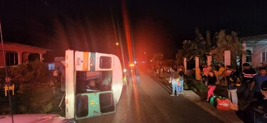 Autobús se vuelca en La Chorrera; varias personas resultaron lesionadas