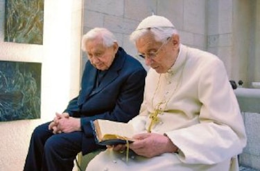 Benedicto XVI destituyó a 400 curas en dos años