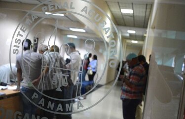 Implicado en homicidio de policías llega a un acuerdo de pena por posesión de armas