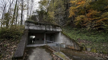 Por qué Suiza es el país con más búnkeres nucleares en el mundo y quiere modernizarlos ahora
