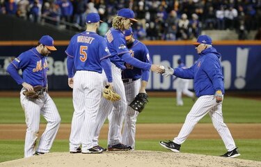Los Mets ganan y toman ventaja en la serie