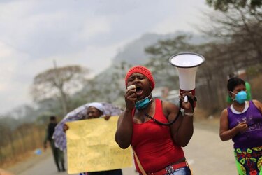 Operación para sofocar fuego en vertedero entra en etapa sensible en Panamá