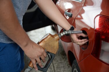 Alza en servicios de transporte, electricidad y restaurantes dispara los precios al consumidor