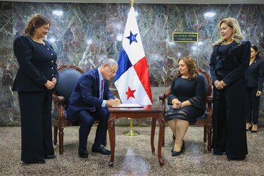 Flores defiende la autoridad de la Contraloría para realizar auditorías en la Asamblea Nacional