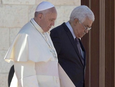 Peres y Abbas rezarán junto al Papa por la paz el 8 de junio en El Vaticano
