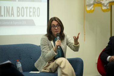 Exrelatora Catalina Botero alerta sobre el ‘declive brutal’ de las democracias 