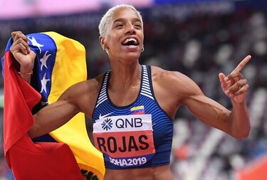 Venezolona Yulimar Rojas revalida su  título en el salto triple
