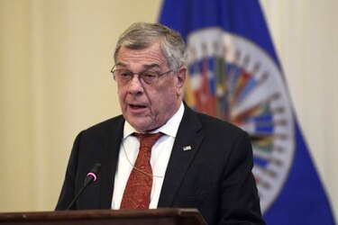 El mensaje de Michael Kozak a Guatemala: ‘procesen a los corruptos, no a los fiscales’