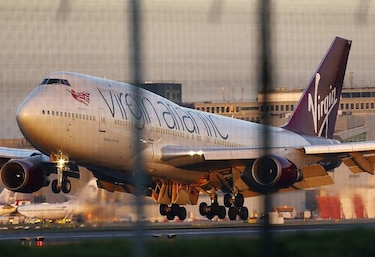 Avión de Virgin Atlantic aterriza de emergencia en Gatwick tras fallo técnico