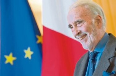 Christopher lee, de 92 años, lanza un disco de ´heavy´