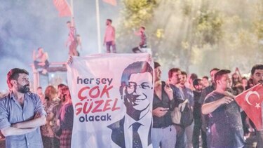 Oposición turca se dirige a la victoria, revés para Erdogan