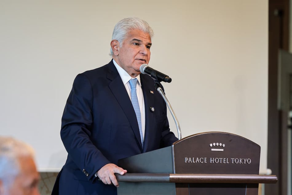 Mulino anuncia construcción de gasoducto por el Canal de Panamá durante gira en Japón