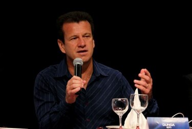 Dunga critica a futbolistas brasileños que lloraron en el Mundial