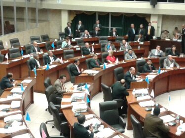 Modificaciones a la Ley 69 pasan a tercer debate