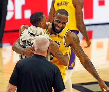 LeBron James festeja cumpleaños con récord en la NBA