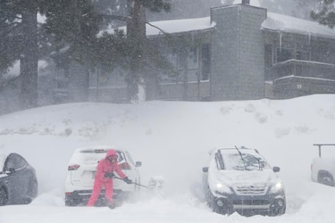 Cerca de 6.5 millones de personas en alerta en California por una inusual tormenta de nieve