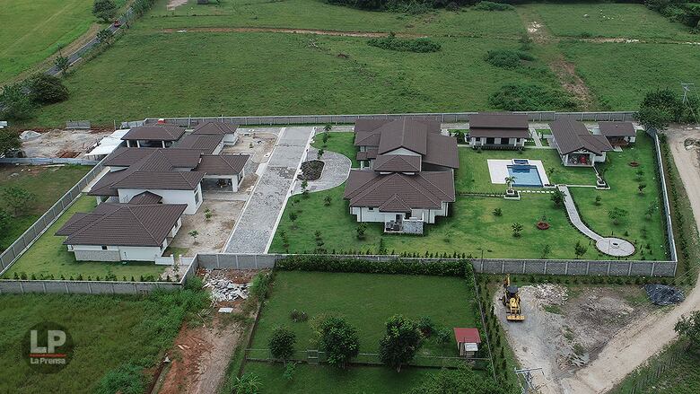 Los Carrizo-Spiegel y el sueño de la mansión propia