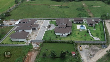 Los Carrizo-Spiegel y el sueño de la mansión propia