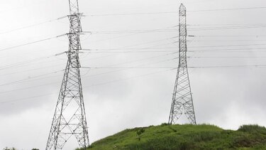 Gobierno anuncia disminución de tarifas eléctricas