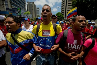 Venezuela: rechazan fallo que obliga a pedir permiso para protestar