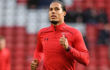 Firma hasta el 2025 con Liverpool 