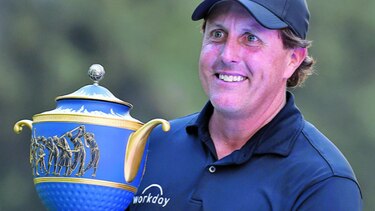 Mickelson pone fin a sequía de títulos