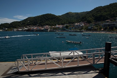Suspenden viajes a Isla Taboga: oleaje daña parte del muelle