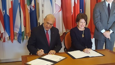Panamá firma acuerdo con la OCDE sobre asistencia fiscal