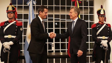 Guaidó llega a Buenos Aires; redobla desafío contra Maduro