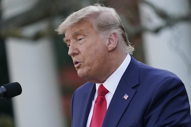 Trump pide rescindir la Constitución para revocar el resultado de las elecciones y devolverlo a la Casa Blanca