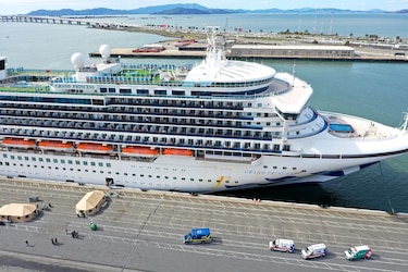 Estados Unidos monitorea los cruceros vacacionales golpeados por la Covid-19