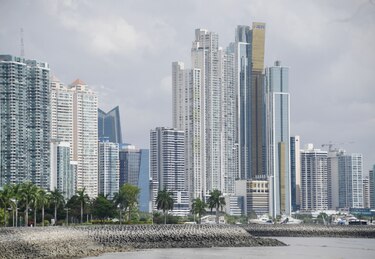 Depuran Registro Público de 56 mil sociedades morosas por no pagar tasa única