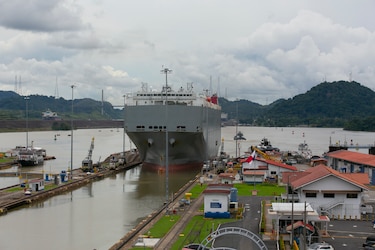 Canal de Panamá cerró el año fiscal 2023 con 2.8% menos tránsitos 