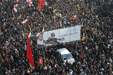 ¡Muerte a Estados Unidos! Los iraníes llaman a vengar a su héroe Qasem Soleimani