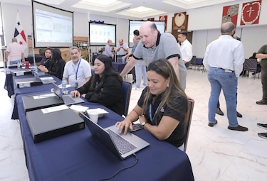 Efectúan simulacro de la transmisión extraoficial de resultados con miras a la elección del 5 de mayo