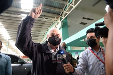 Por enfermedad de una de las juezas suspenden el juicio a Martinelli hasta este viernes