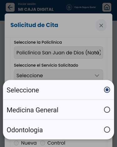 Asegurados afrontan largas esperas y mafias internas por citas en la CSS