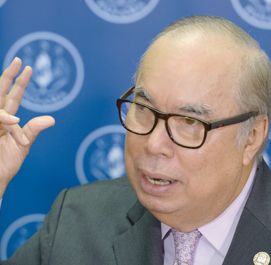 ‘Con tantas mesas, pongamos la mueblería’: Enrique Lau Cortés