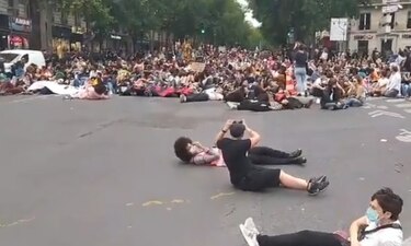 Una marcha del Orgullo Gay reúne a miles de manifestantes en París