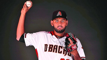 Panameño Burgos pacta con los Tigres